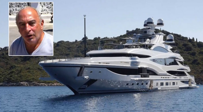 sir phillip green and his toy mv lionheart_1